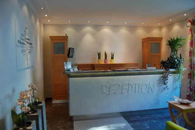 Hotel Zur Linde Self Check In – Zimmer & Suiten, Erwachsenenhotel in Brandenburg