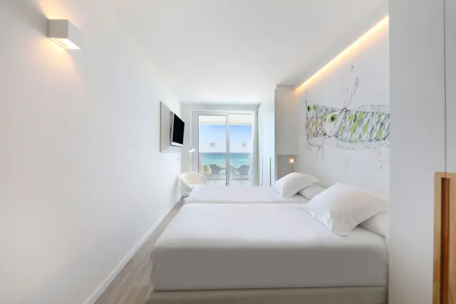 Pokój dwuosobowy z balkonem i widokiem na morze — Iberostar Bahia de Palma