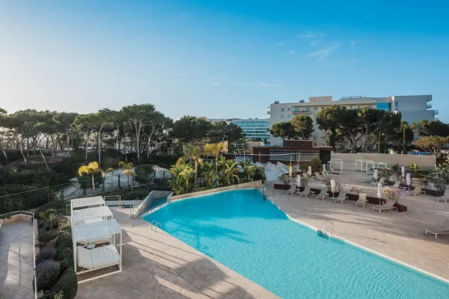 Kamer met uitzicht op het zwembad (suite) — Iberostar Selection Llaut Palma