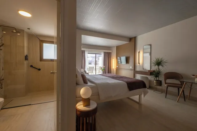 Superior Deluxe studio — King Jason Paphos - Designed for Adults