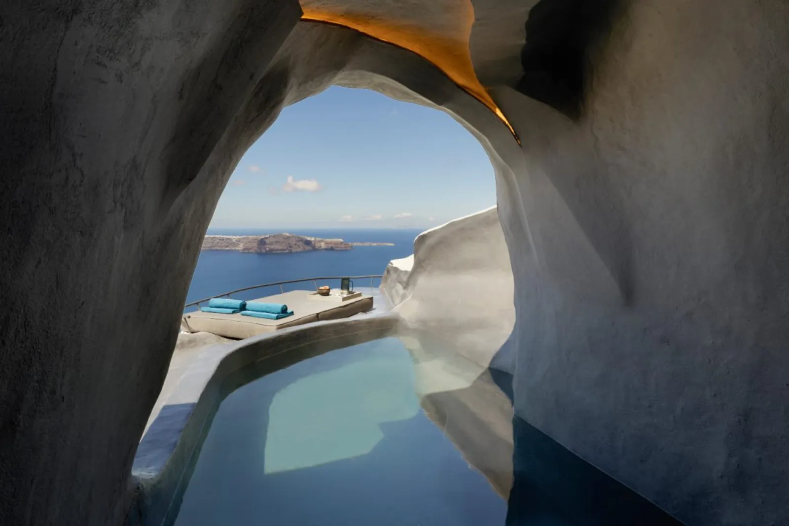 Kivotos Santorini – Außenansicht, Adults-Only Hotel in Santorin