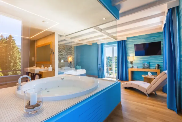 Deluxe-Studio-Suite mit Whirlpool-Badewanne — Kurhaus Cademario Hotel & Spa