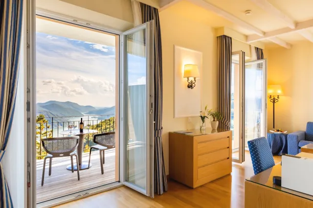 Panorama-Studio-Suite mit Seeblick — Kurhaus Cademario Hotel & Spa