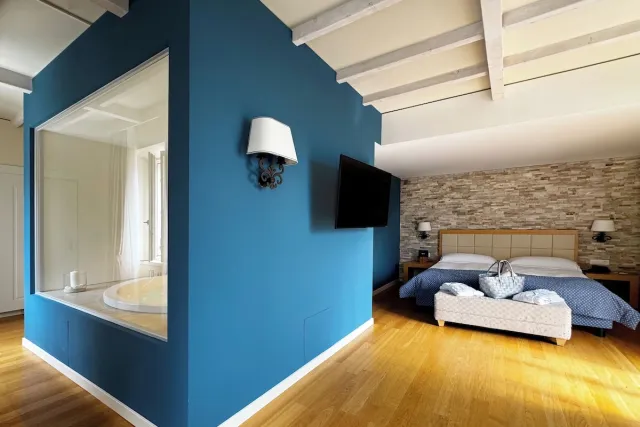 Junior-Studio-Suite mit Whirlpool — Kurhaus Cademario Hotel & Spa