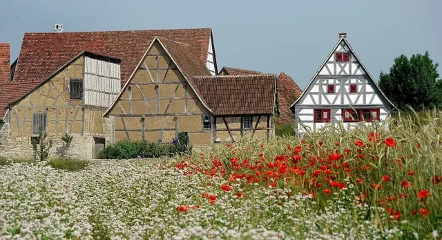 Kurhotel Pyramide – Außenansicht, Erwachsenenhotel in Bayern