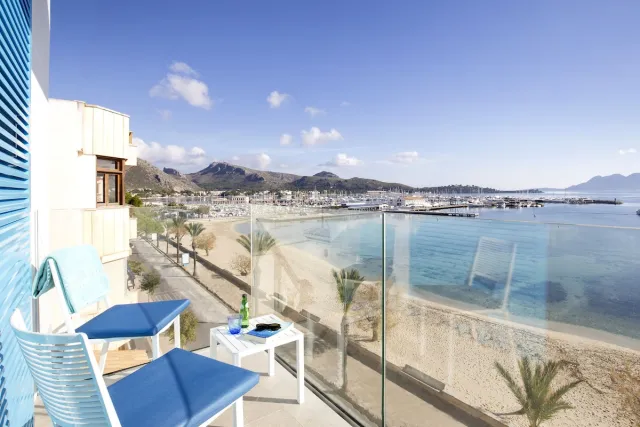 Pokój Superior z balkonem i widokiem na morze — La Goleta Hotel de Mar