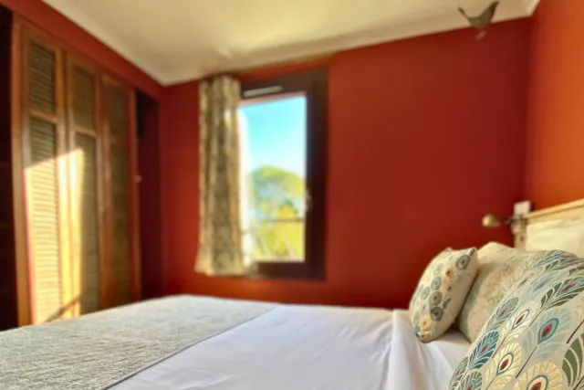 Deluxe tweepersoonskamer met balkon en tuinzicht — La Jabotte Hotel