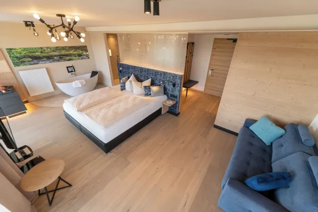 Deluxe tweepersoonskamer met balkon en tuinzicht — Landrefugium Obermüller