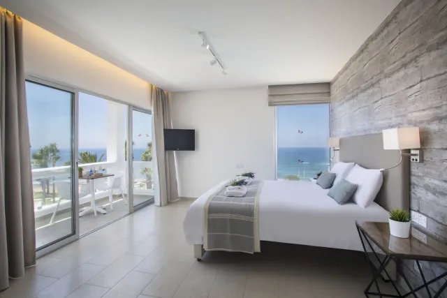 Honeymoon suite — Leonardo Plaza Cypria Maris Beach Hotel & Spa
