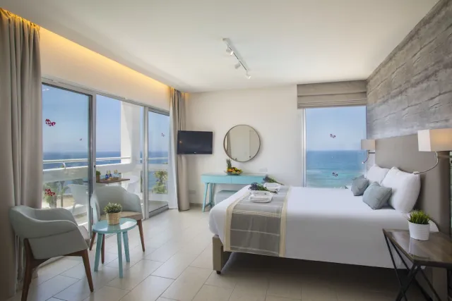 Presidentiële suite met zeezicht — Leonardo Plaza Cypria Maris Beach Hotel & Spa