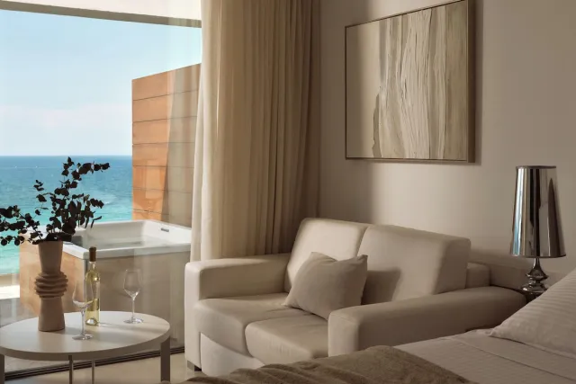 Suite mit Whirlpool-Badewanne und Meerblick — Lesante Blu