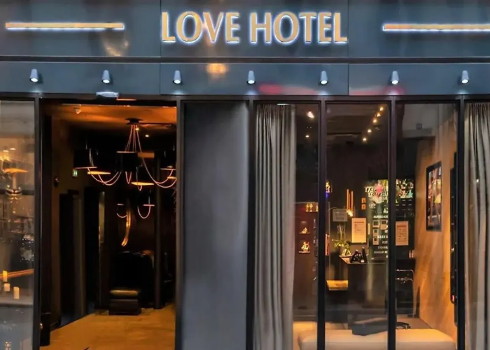 Love Hotel - Adults Only – Adults-Only Hotel in Paris, FR