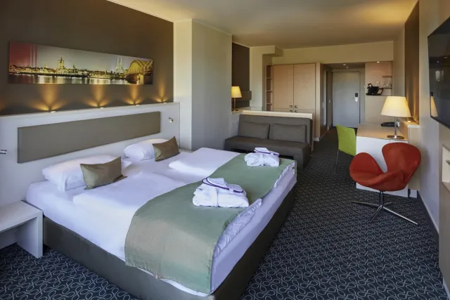 Privilege-værelse med 1 kingsize seng og balkon — Mercure Hotel Severinshof Köln