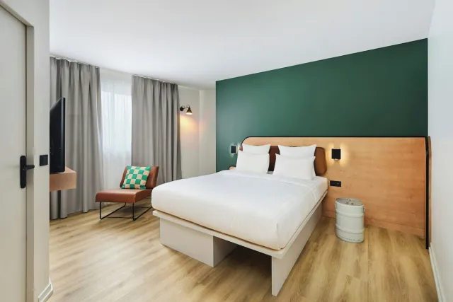 Familieværelse med 1 queensize seng og sovesofa — Moxy Paris Bastille