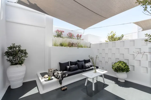 Studiosuite met 1 kingsize bed, slaapbank en terras — Mykonos Bliss