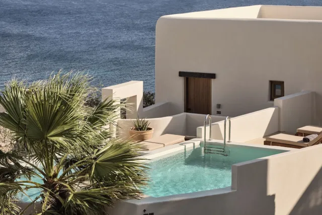 OMEON Signature suite met zeezicht en privézwembad — Omeon Mykonos