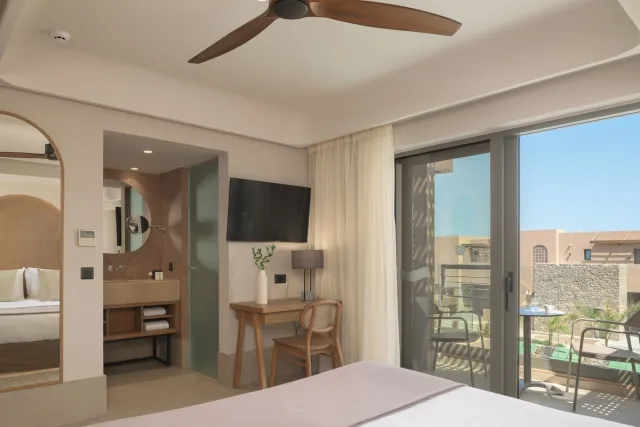 Junior suite — Paralos Venus Suites