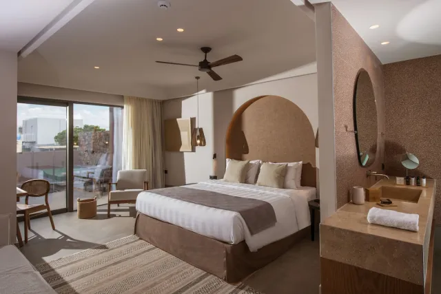 Junior suite met privézwembad en zeezicht — Paralos Venus Suites