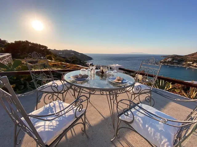Pino di Loto – Restaurant & Genuss, Erwachsenenhotel in Kykladen
