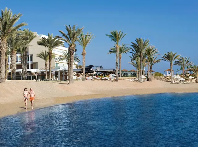 Constantinou Bros Pioneer Beach Hotel – Restaurant & Genuss, Erwachsenenhotel in Paphos