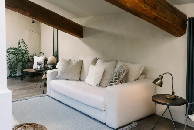 Loft Signature z 1 łóżkiem king size, sofą rozkładaną i częściowym widokiem na jezioro — Relais Castello di Morcote - Adults only