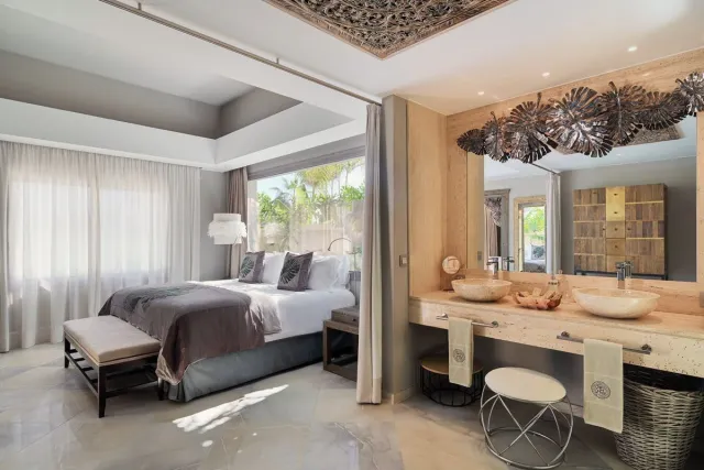 Willa Grand z basenem, 3 sypialniami i prywatnym podgrzewanym basenem — Royal River Luxury Hotel