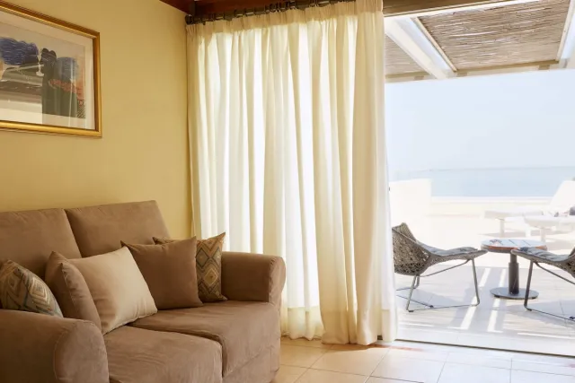 Junior suite direct aan het strand — Santa Marina Plaza
