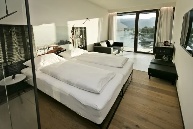 Deluxe kamer met balkon aan het meer — scalaria