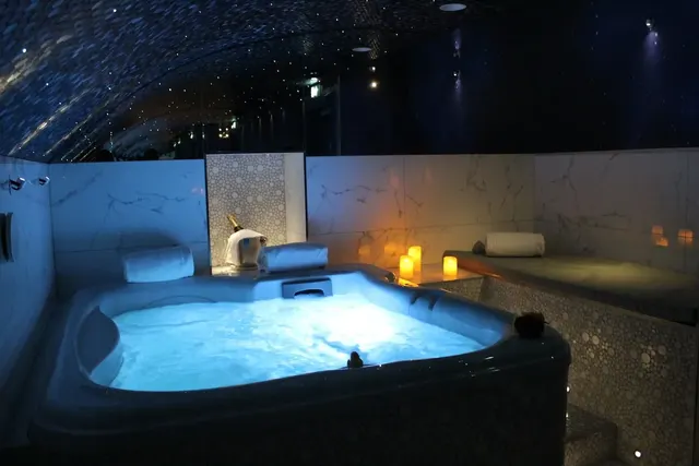 Secret de Paris – Pool & Spa, Erwachsenenhotel in Paris