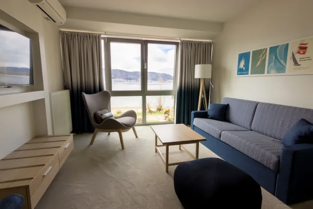 Junior suite met uitzicht op het meer (panoramabeglazing) — Seehotel Adler