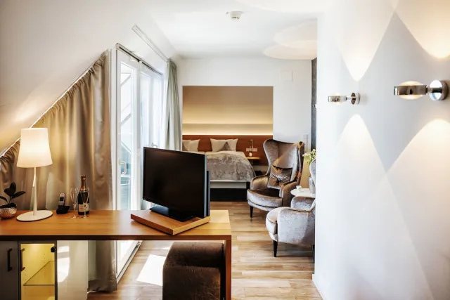 Deluxe tweepersoonskamer met balkon en uitzicht op het meer — Seevital Hotel Schiff