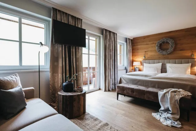 Deluxe-Doppelzimmer mit Balkon — Sonnhof Alpendorf