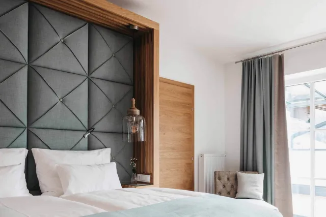 Classic-Doppelzimmer mit Balkon — Sonnhof Alpendorf