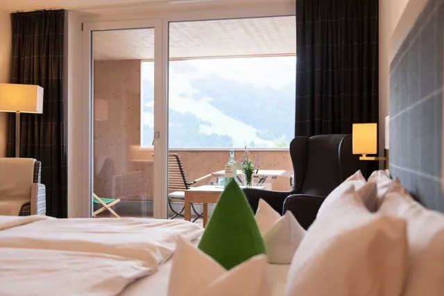 Comfort tweepersoonskamer met 1 kingsize bed en balkon, rookvrij — SPA-Hotel Das Schäfer