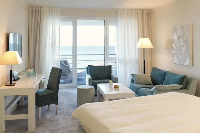 Classic tweepersoonskamer (uitzicht op de duinen en zeezicht) — Strandhotel Dünenmeer