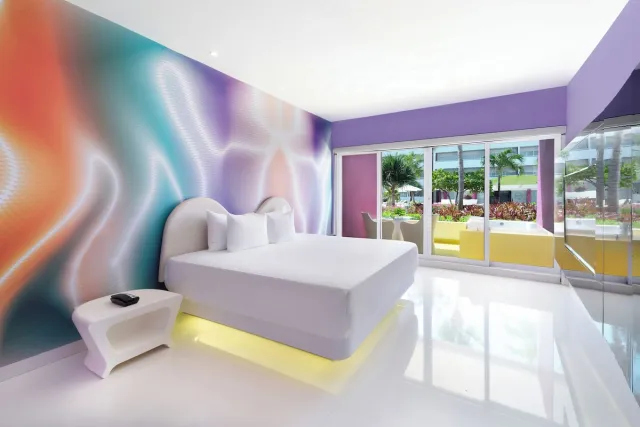 Plush z jacuzzi — Temptation Cancún Resort