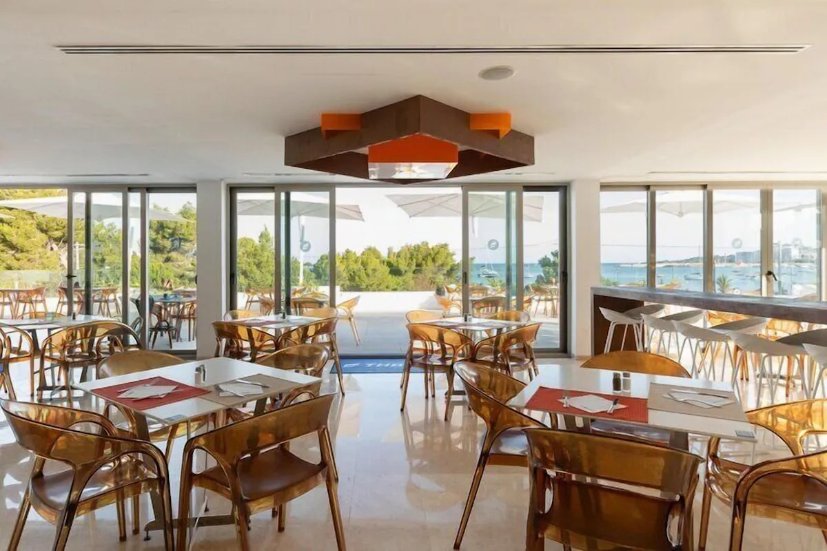 THB Naeco Ibiza – Zimmer & Suiten, Erwachsenenhotel in Ibiza