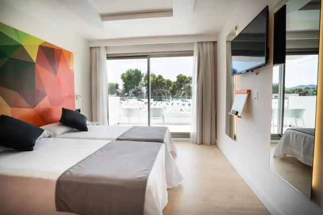 Superior dobbeltværelse med balkon — THB Naeco Ibiza