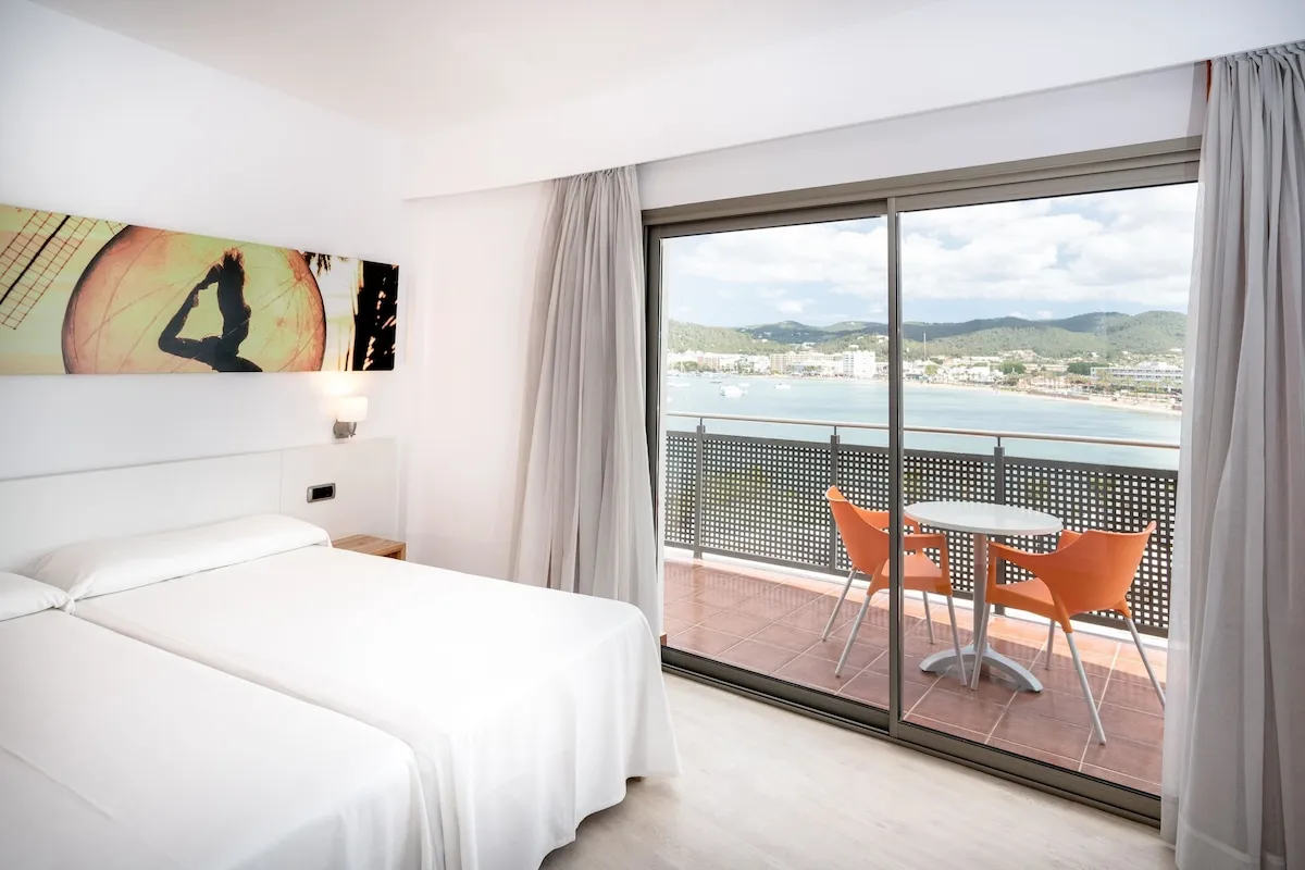 THB Ocean Beach – Restaurant & Genuss, Erwachsenenhotel in Ibiza