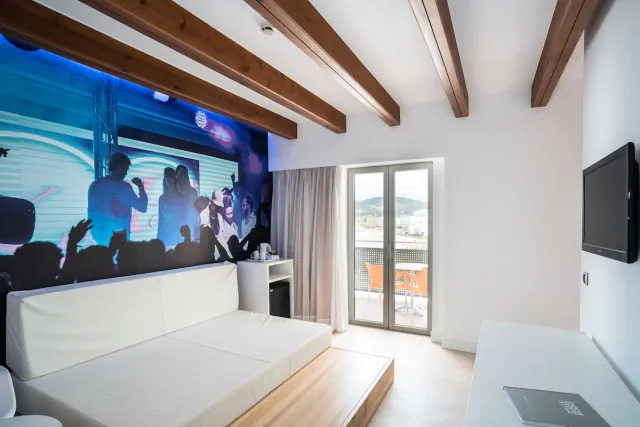Junior suite met balkon en zeezicht — THB Ocean Beach
