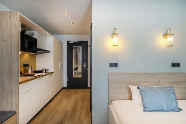 Apartament The Base — The Base Berlin ONE