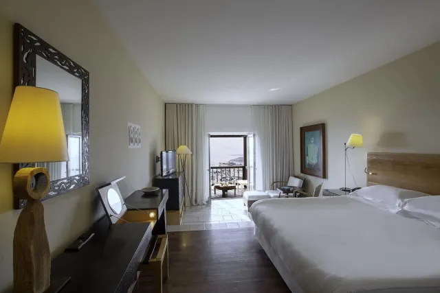 Luxe kamer met 1 kingsize bed en zeezicht — The Marmara Bodrum