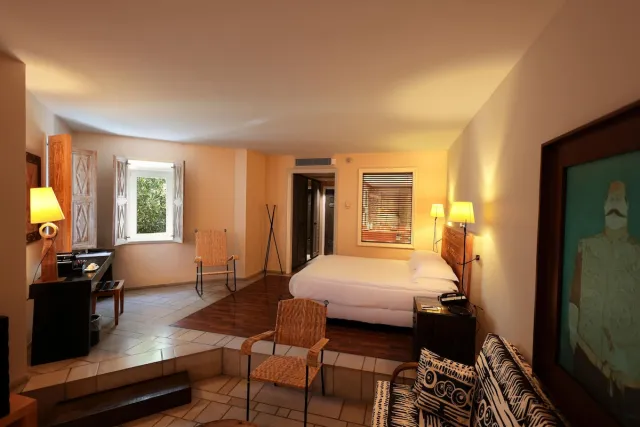 Hoeksuite met 1 kingsize bed — The Marmara Bodrum
