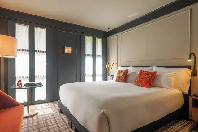 Mellemstort — The Wittmore Hotel