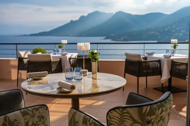 Tiara Yaktsa – Zimmer & Suiten, Erwachsenenhotel in Côte d'Azur