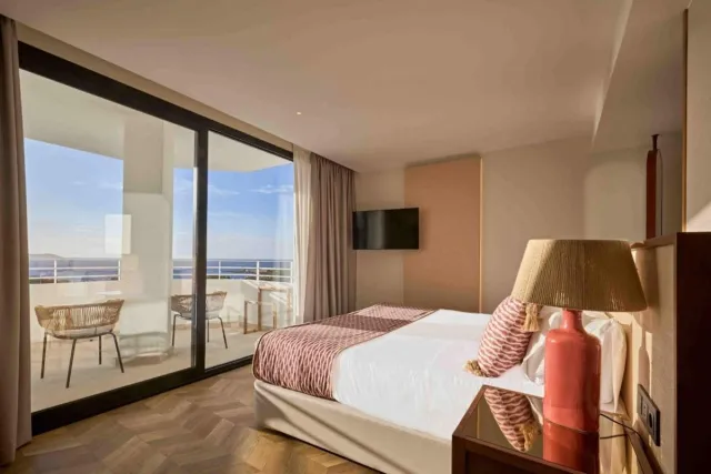 Deluxe z widokiem na morze (bezpośrednio nad morzem) — TRS Ibiza Hotel