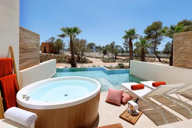 Apartament Junior (Signature Level, bezpośredni dostęp do basenu) - dostęp do klubu w cenie — TRS Ibiza Hotel