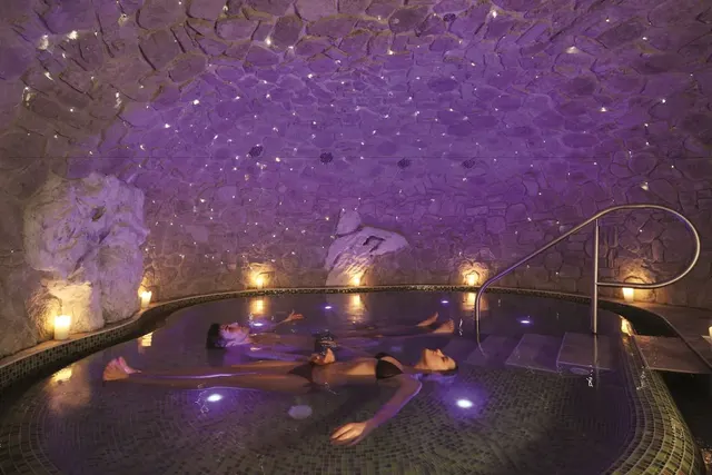 Verwoehnhotel Kristall – Restaurant & Genuss, Erwachsenenhotel in Tirol