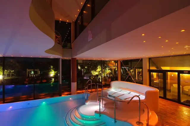 Villa Nicolli Romantic Resort – Adults-Only Hotel in Gardasee, IT