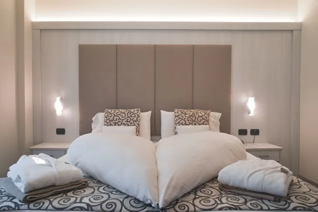 Romantische tweepersoonskamer met balkon — Villa Nicolli Romantic Resort